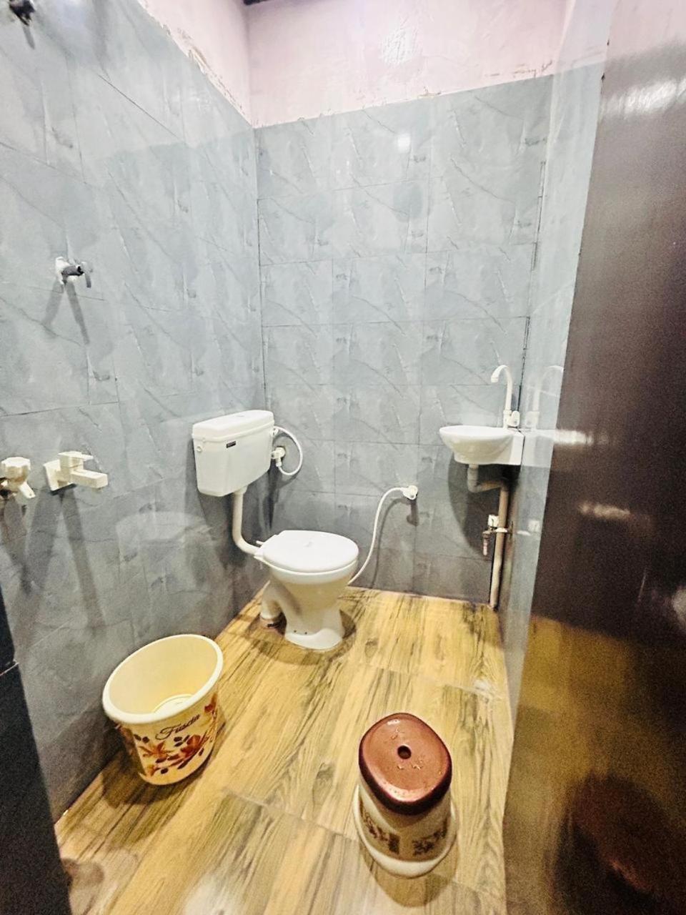 Agrawal Inn Guest House Mathura Extérieur photo