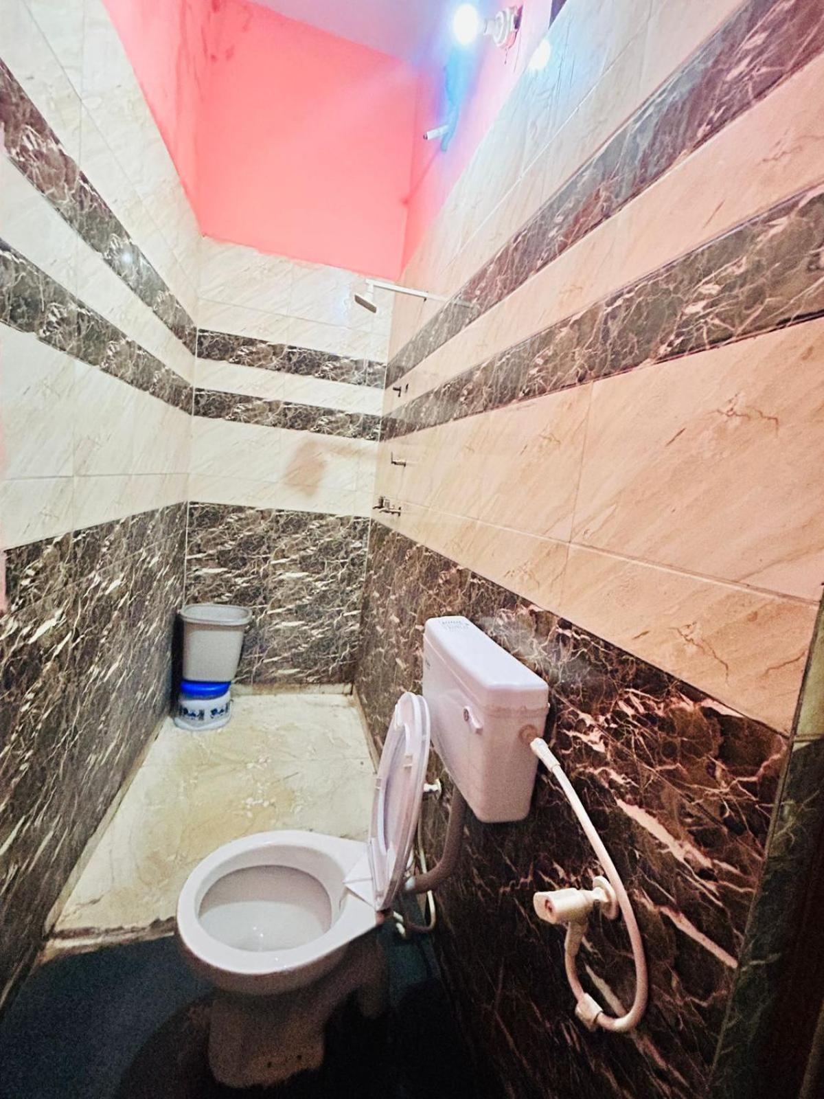 Agrawal Inn Guest House Mathura Extérieur photo