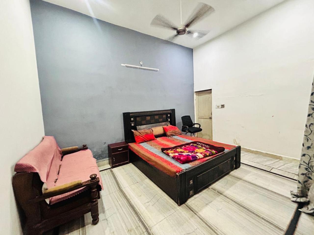 Agrawal Inn Guest House Mathura Extérieur photo