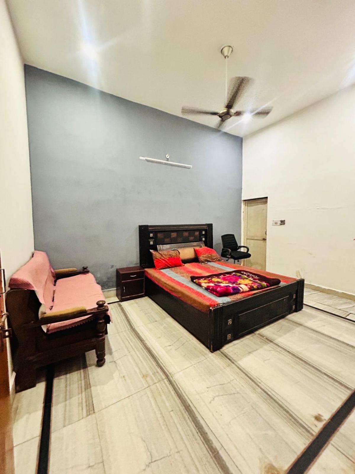 Agrawal Inn Guest House Mathura Extérieur photo