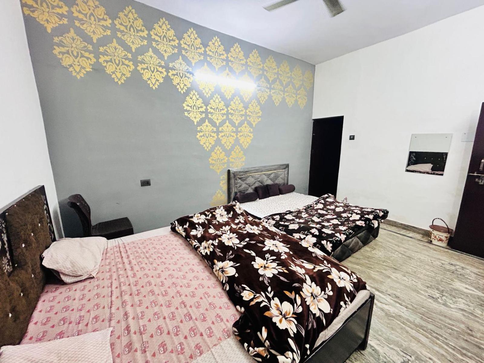 Agrawal Inn Guest House Mathura Extérieur photo