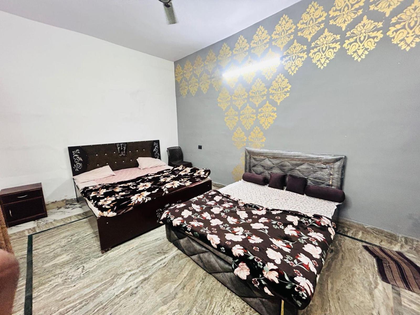 Agrawal Inn Guest House Mathura Extérieur photo