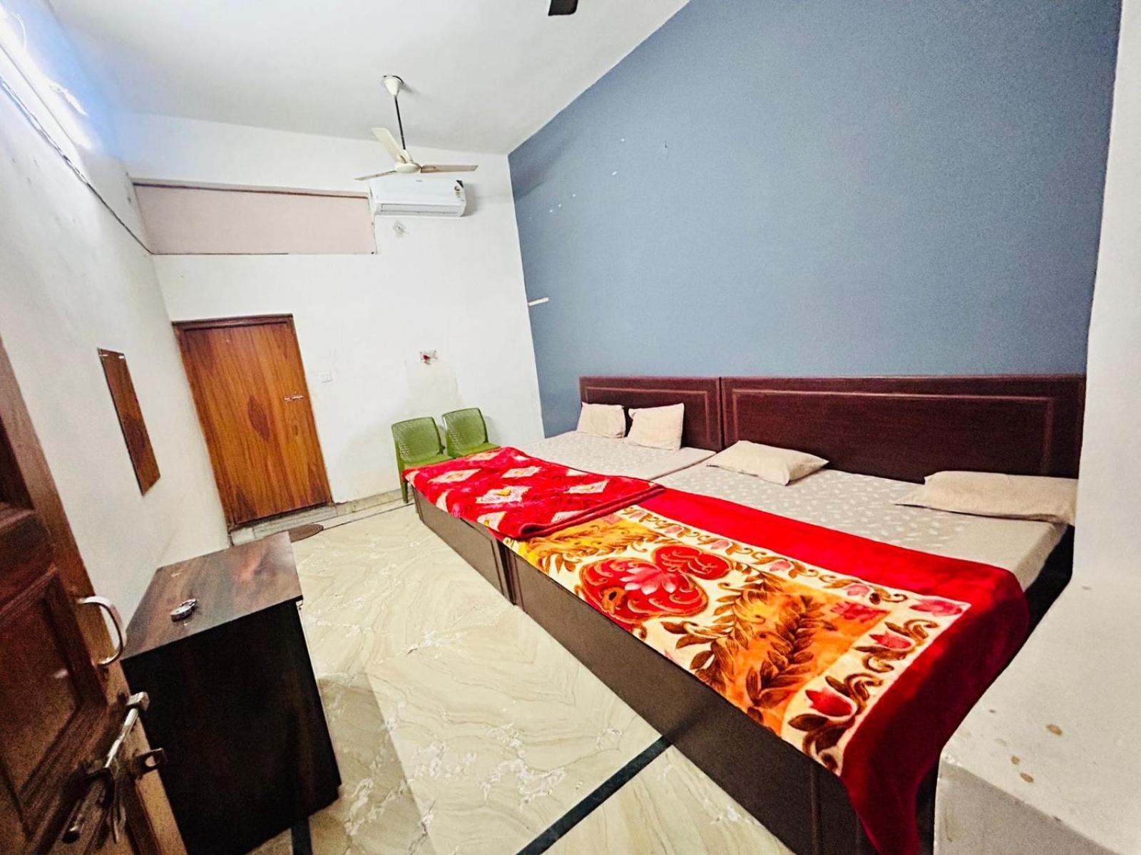 Agrawal Inn Guest House Mathura Extérieur photo