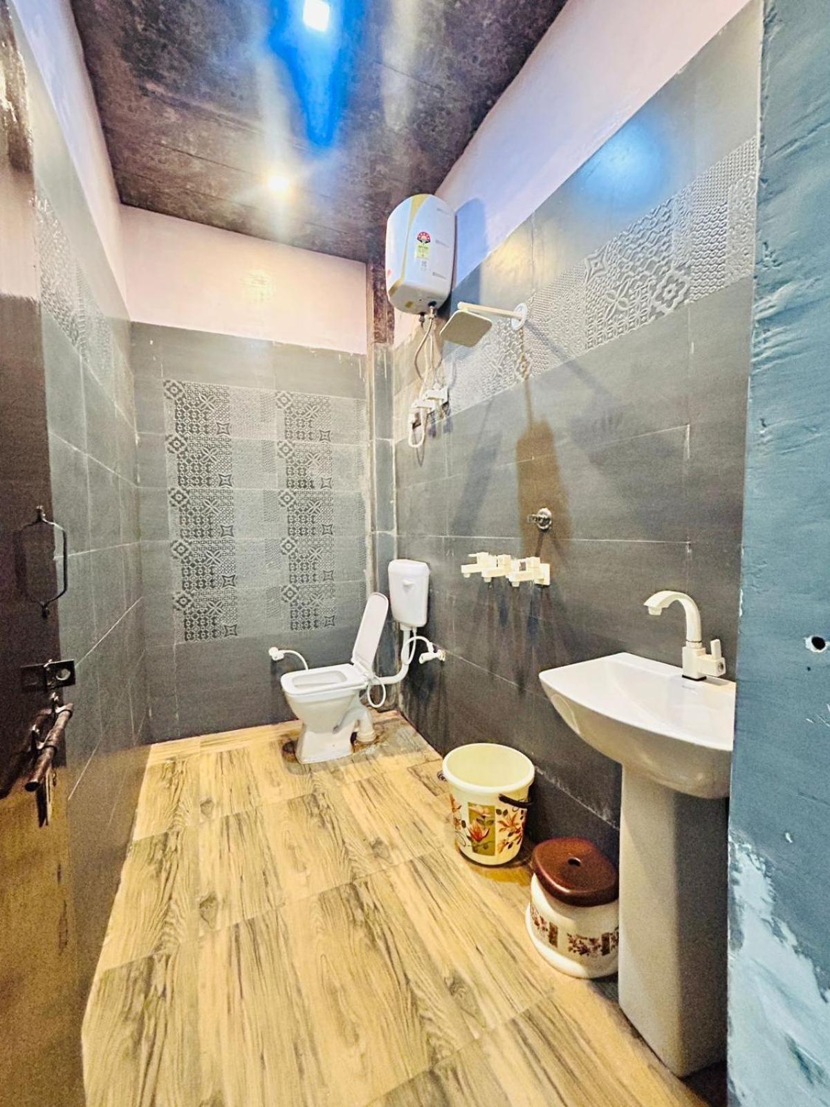 Agrawal Inn Guest House Mathura Extérieur photo